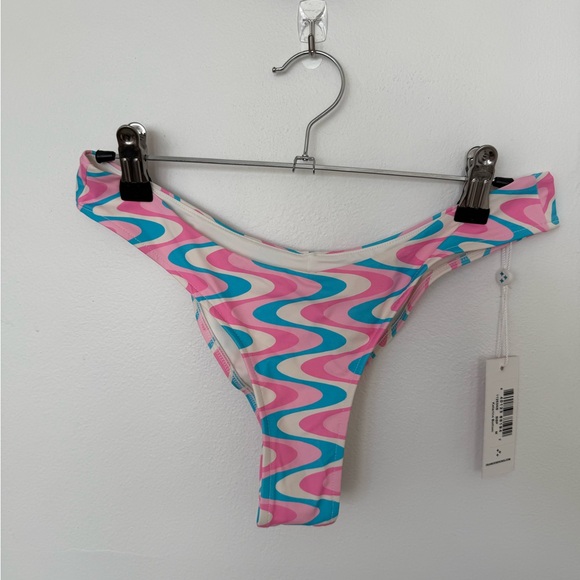 Colorful Patterned Bikini Set - Picture 4 of 7